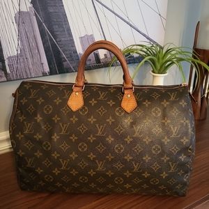Louis Vuitton Monogram Speedy 40 Bag